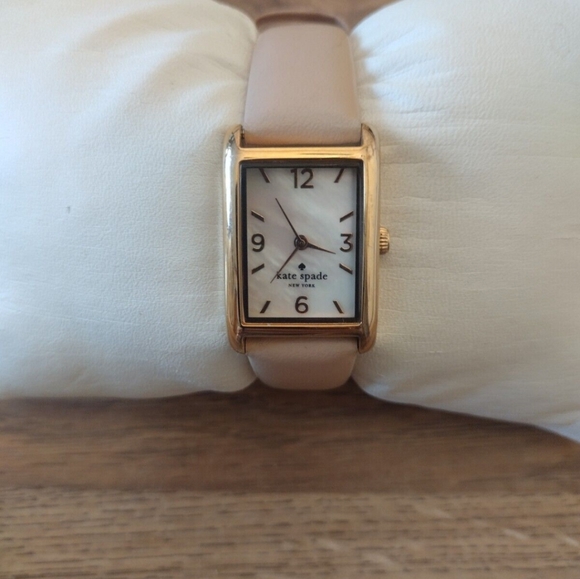 Women's Kate Spade In a New York Minute MOP Dial Quartz Watch - Picture 1 of 7